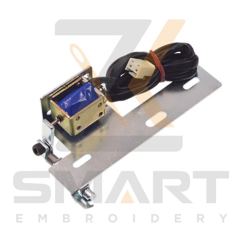 Originalni SWF Upper Thread Lock Device Drive Ass'y s dijelovima stroja za solenoidnu vezu A1103SWF01
