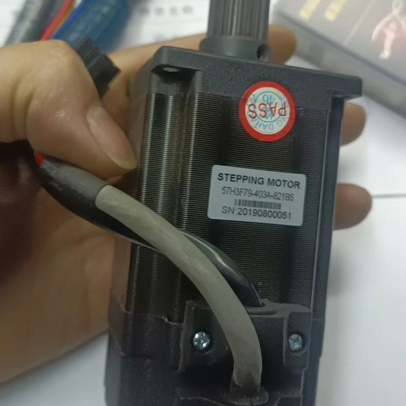DAHAO motor 57H3F79-403A-821BS zatvoreni krug A15 X osi kineski stroj za vezanje EDH03-57H3F79-403A-821BS